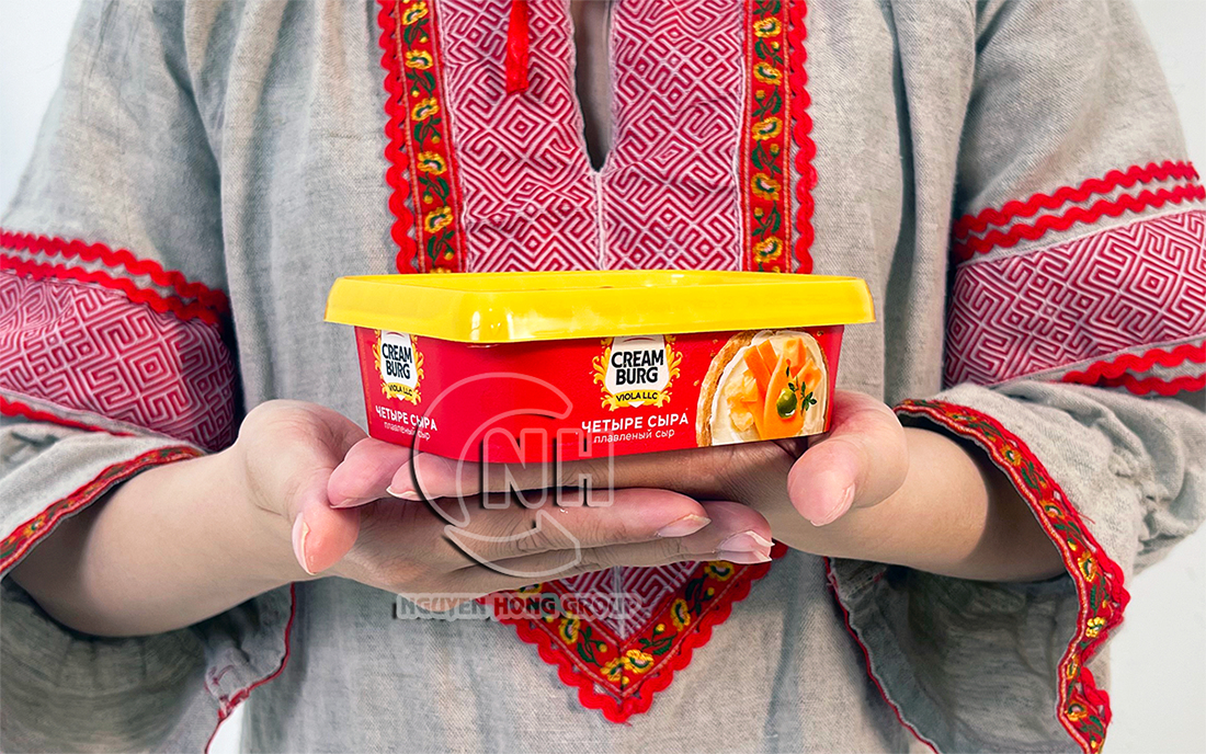 12-Pho-mai-phet-banh-creamburg-vi-kem-vien-vang_1200x750 (2)