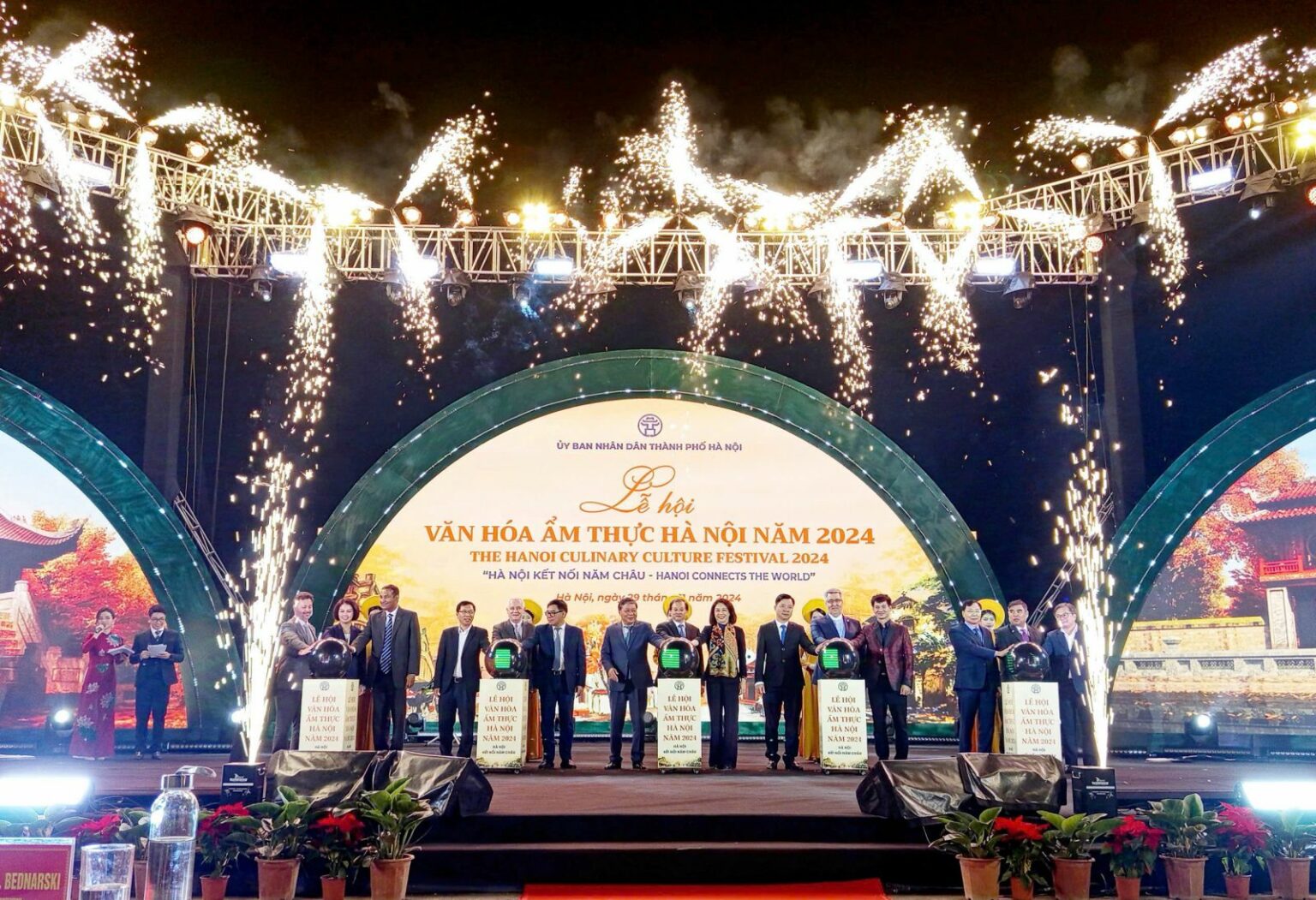 (Khai mạc Lễ hội Văn hóa Ẩm thực Hà Nội 2024 - Chủ đề “Hà Nội kết nối năm châu”)