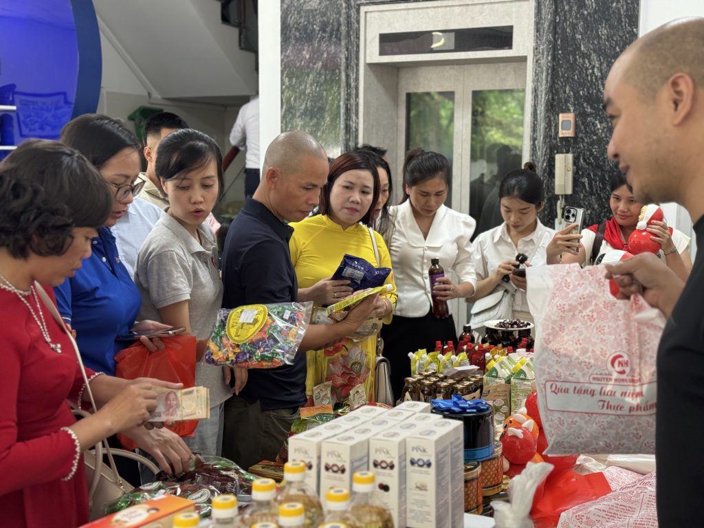 Đón tiếp Đoàn Doanh nghiệp Tây Hải Dương