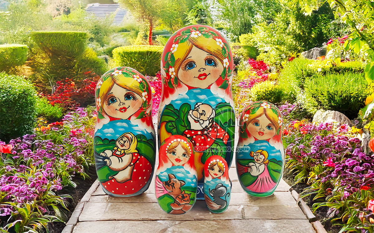 Búp bê Matryoshka ông già nhổ củ cải