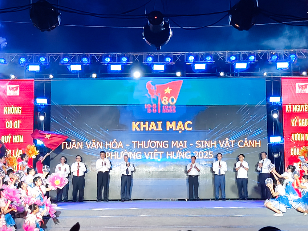 Đông đảo khách ghé thăm gian hàng của Nguyễn Hồng tại Tuần Văn hóa – Thương mại – Sinh vật cảnh 2025