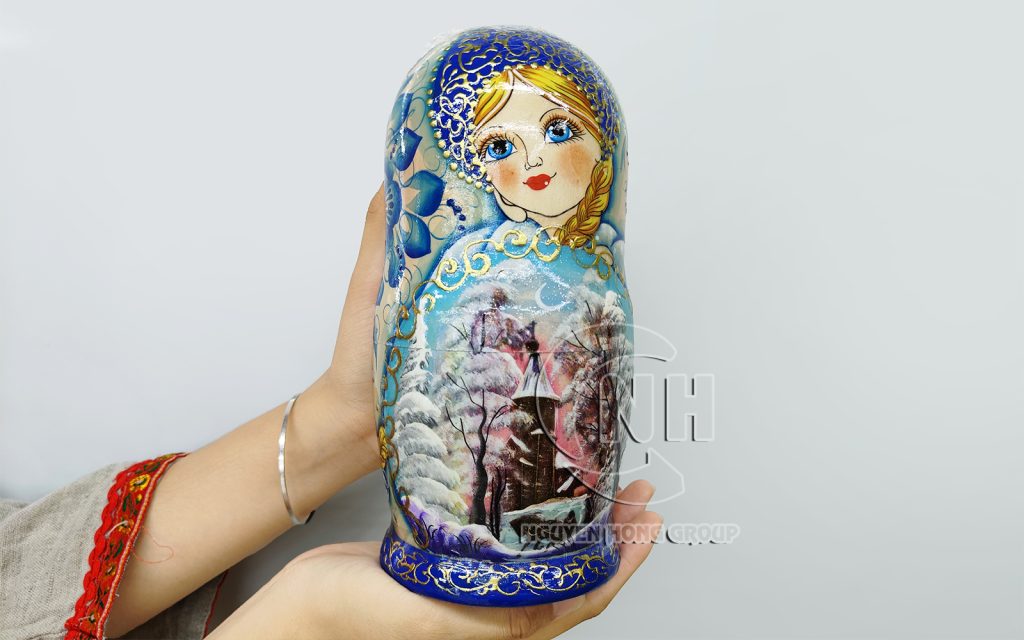 Búp bê Matryoshka cô gái mùa đông