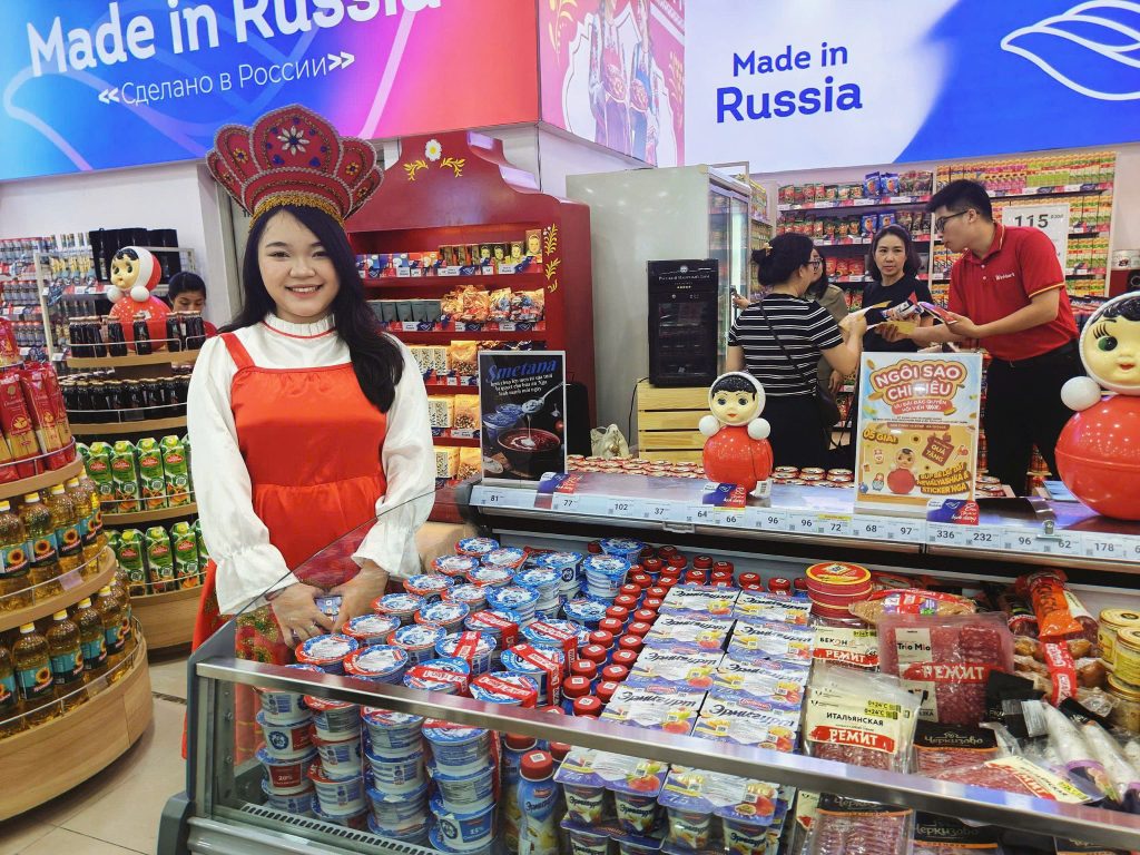Chính thức ra mắt Góc hàng Nga (Russia Corner) tại WinMart Vincom Long Biên