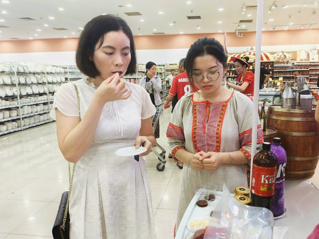 Chính thức ra mắt Góc hàng Nga (Russia Corner) tại WinMart Vincom Long Biên