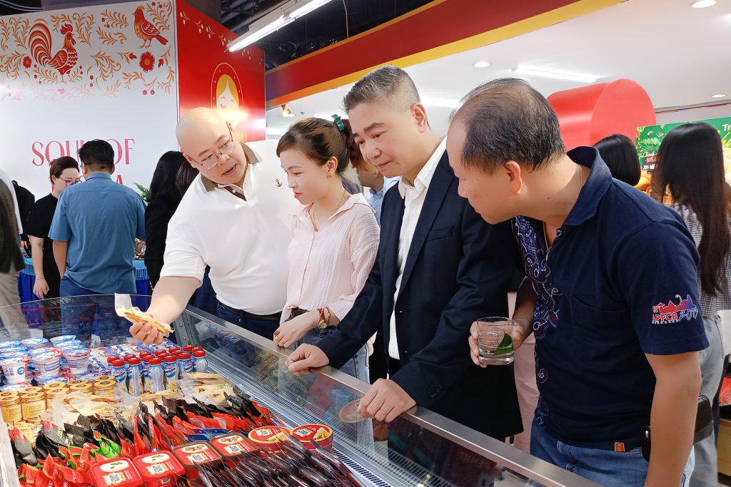 Từ Vincom Royal City đến Vincom Long Biên: Góc hàng Nga lan tỏa ẩm thực và văn hóa Nga