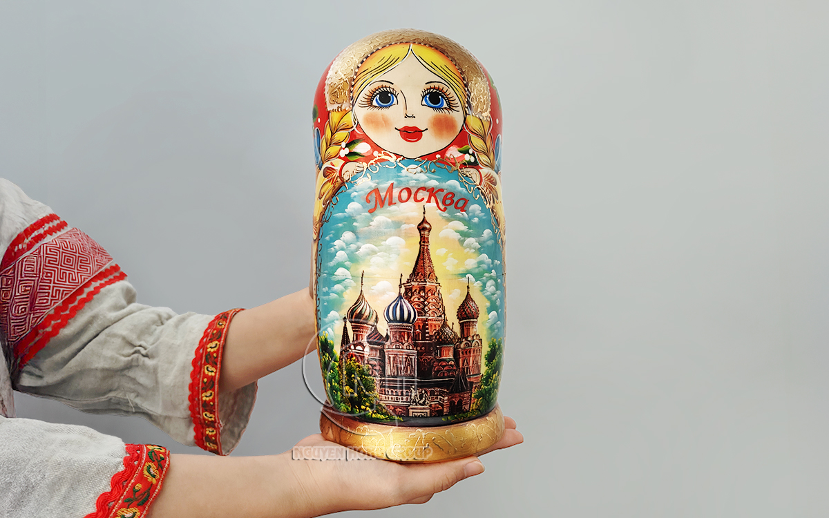 Búp bê Matryoshka kiến trúc nước Nga