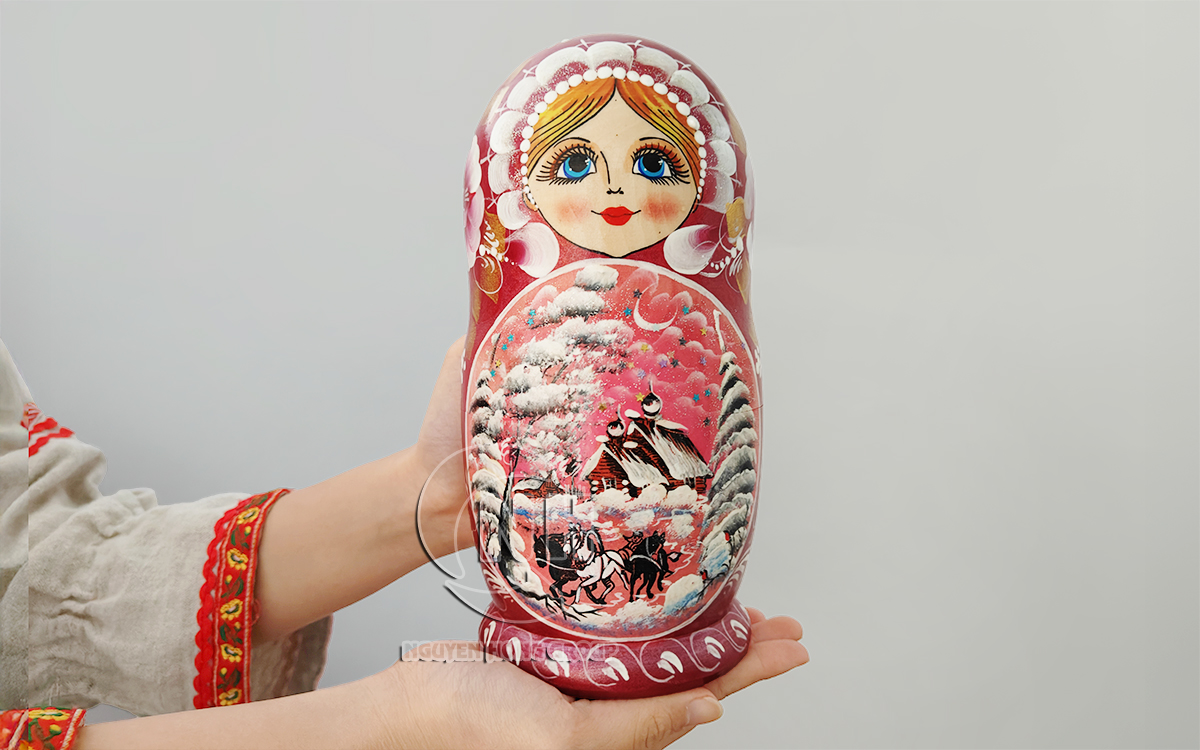 Búp bê Matryoshka ngôi nhà mùa đông hồng