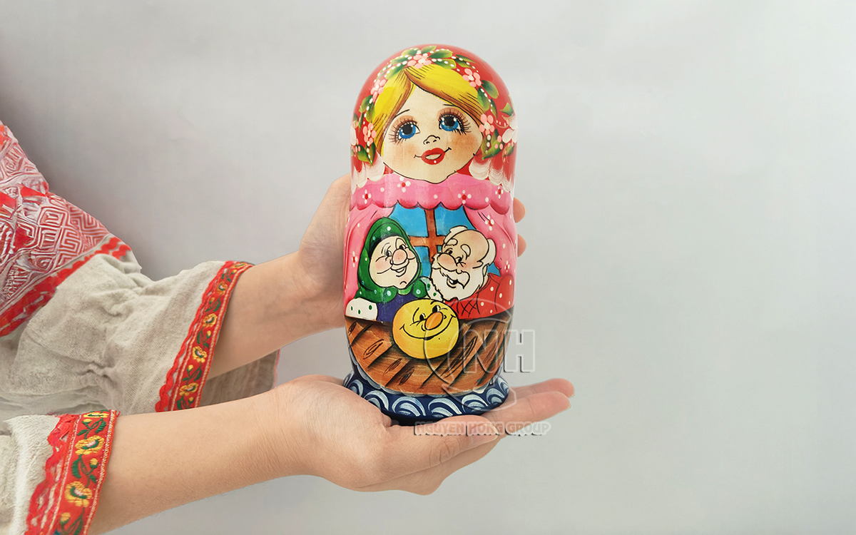 Búp bê Matryoshka trứng vàng may mắn