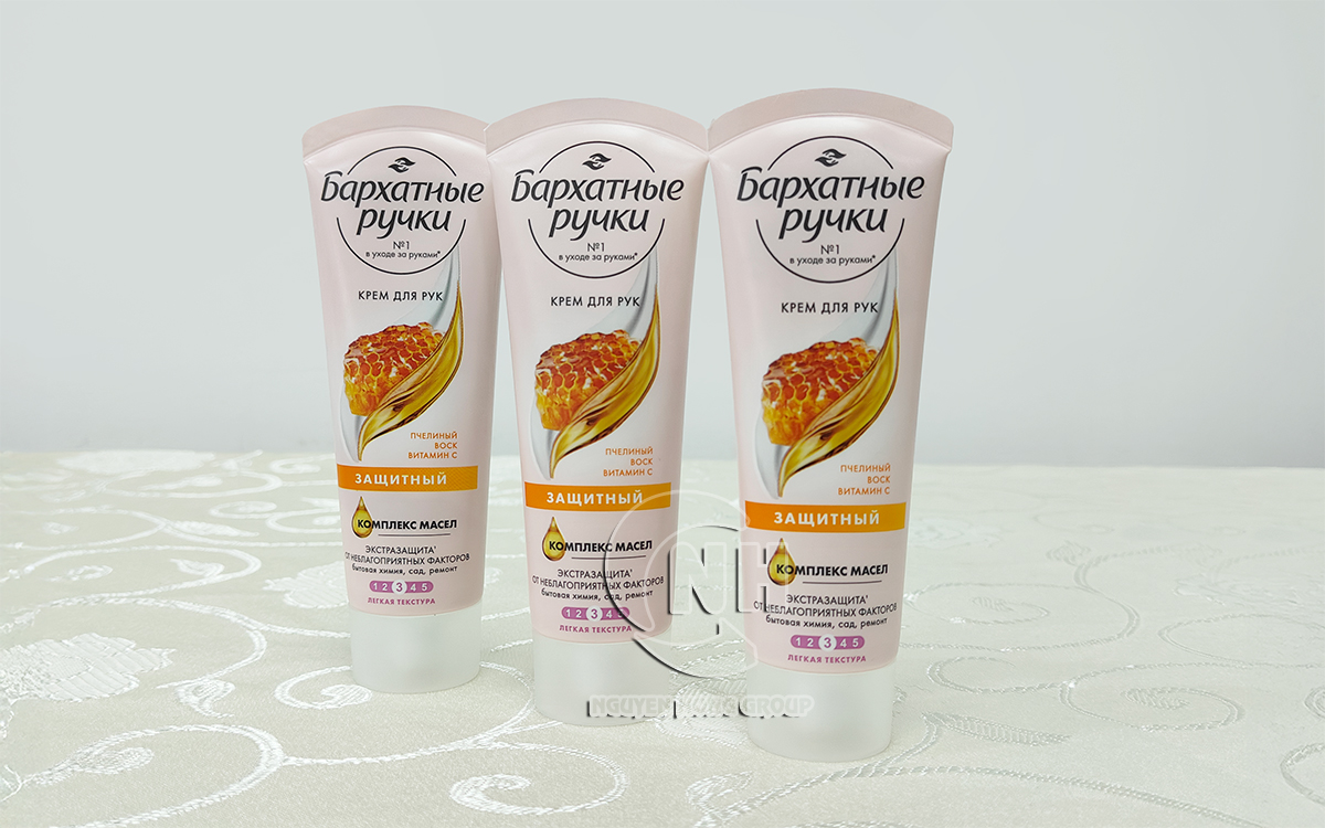 Kem dưỡng da tay Silky Hands vitamin C và sáp ong 