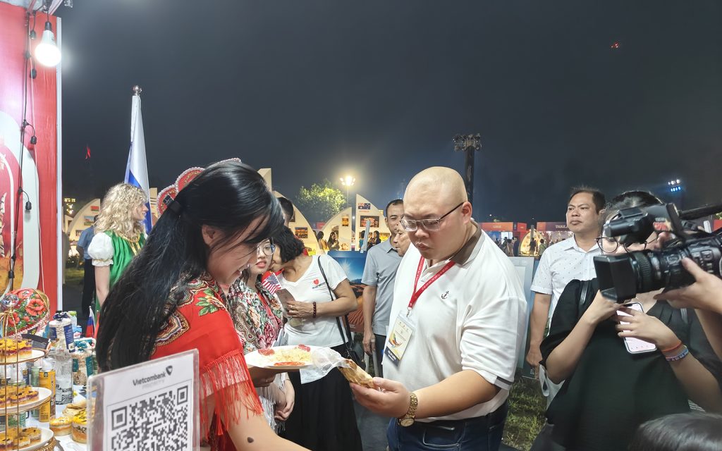 Hàng Nga tại siêu thị Nha Trang